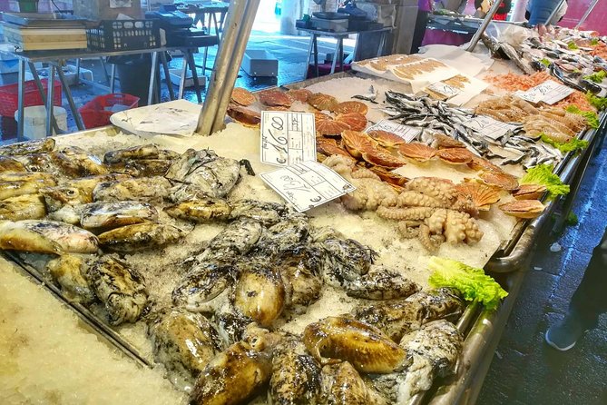Rialto Market Food Tour: Wine Tasting & Sightseeing in Venice - Mercati di Rialto: the market stop that actually teaches you what to buy