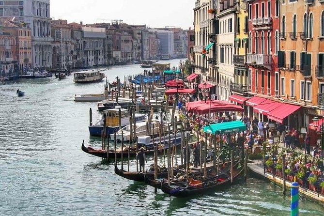 Rialto Market Food Tour: Wine Tasting & Sightseeing in Venice - Ponte di Rialto tastings: start with classics and end with a Venice-born sweet