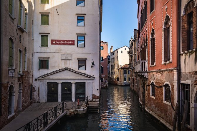 San Marco Pass: Basilica, Doge Pal. & Bell Tower Priority Tickets - Doge’s Palace in One Shot: Getting to the Bridge of Sighs and Prisons