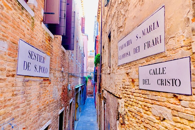 San Polo, Rialto & Frari: 2-Hour Private Walking Tour in Venice - Frari Basilica: A Short Visit to Big Names in Renaissance Art