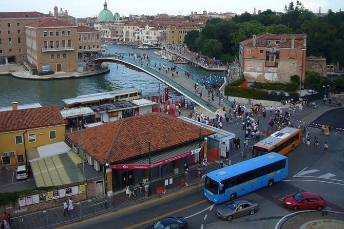 Shared Departure Transfer: Venice Hotels to Venice Train or Bus Station - The “easy transfer” idea, and why it works in Venice