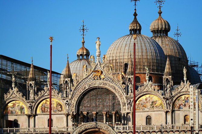 Skip the Line: Best of Venice Private Tour Including San Marco Doges' Palace and Gondola Ride - Walking Venice from Rialto toward San Polo: where the day actually feels local