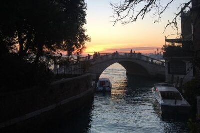 Skip the Line: Best of Venice Private Tour Including San Marco Doges' Palace and Gondola Ride - Doge’s Palace skip-the-line: Tintoretto ceilings and the Bridge of Sighs