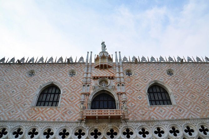 Skip the Line: Best of Venice Private Tour Including San Marco Doges' Palace and Gondola Ride - Campo Santa Maria Formosa and Chiesa dei Santi Apostoli: adding depth to the postcard route