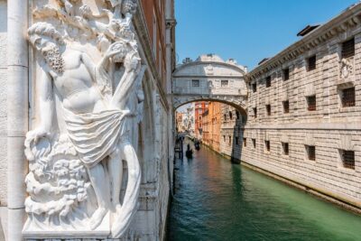 Skip the Line St Mark’s Basilica and Doge’s Palace Exclusive Tour - Getting Oriented in Piazza San Marco (Before You Go Inside)