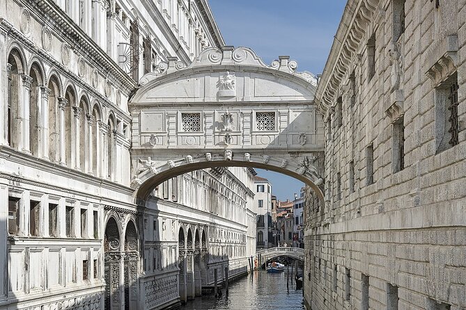 Small-group Doge's Palace Skip-the-line Tour - Weather, closures, and Plan B in Venice reality
