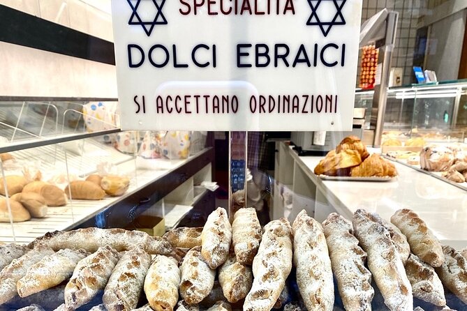 Small Group Tour Historical and Charming Venice Jewish Ghetto - Fondamenta Cannaregio: a real Venetian canal and the Gheto Vechio entrances