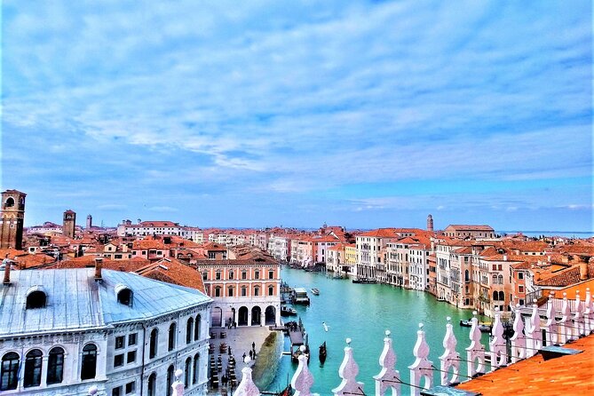 Small Group Tour to Venice departing from Abano Terme - Crossing Rialto Bridge and seeing the market area up close