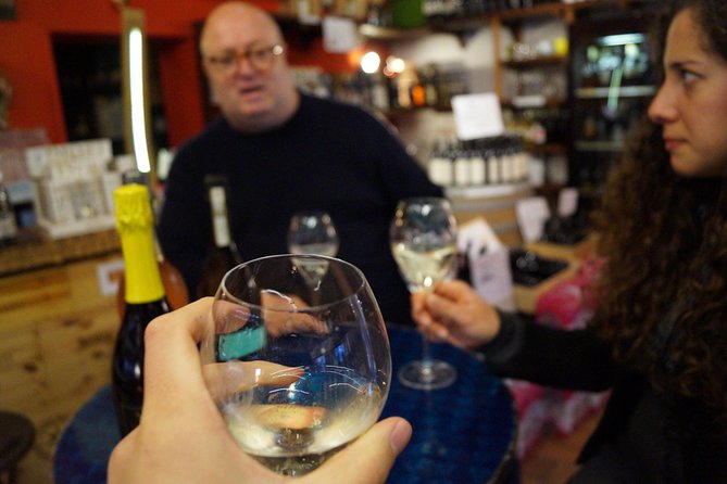 Sparkling Wine & Italian Prosecco Tasting in Venice - The food setup: local finger foods and real snack value