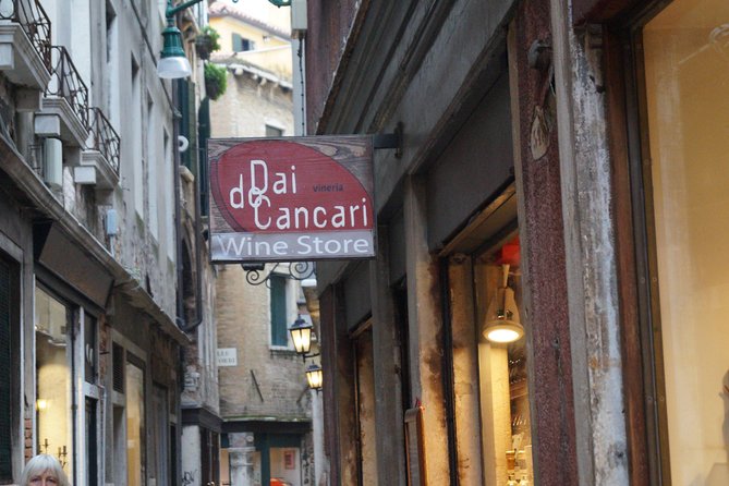 Sparkling Wine & Italian Prosecco Tasting in Venice - Potential snags: finding the exact spot and matching the option