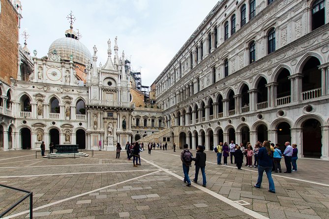 St Mark's Basilica & Doge's Palace with Secret Passages Access - St. Mark’s Basilica, guided: east-meets-west and the story behind the treasures