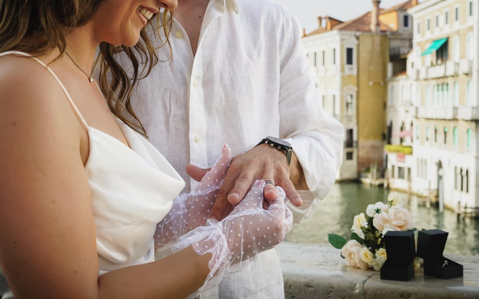 Stylish Photoshoots in Venice - The 1-Hour Flow: Naranzaria Meeting Point to Three Stops
