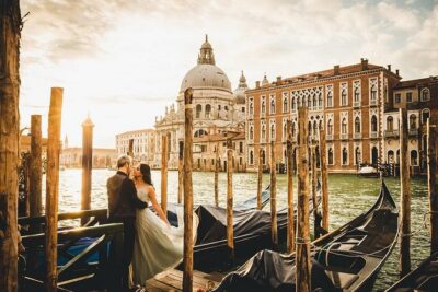 Sunrise Couple Photoshoot Tour - Stop 1 at Piazza San Marco: classic views and better angles at dawn