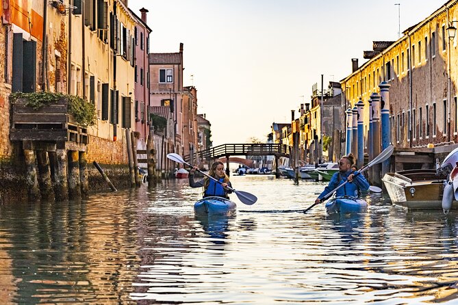 Sunset Kayak Tour in Venice: Discovering the City’s Canals - Photos, phones, and the locker rule that makes life easier