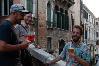 Tapas & Wines through secret Venice - Meeting at Enoteca Al Volto: how the tour sets the tone