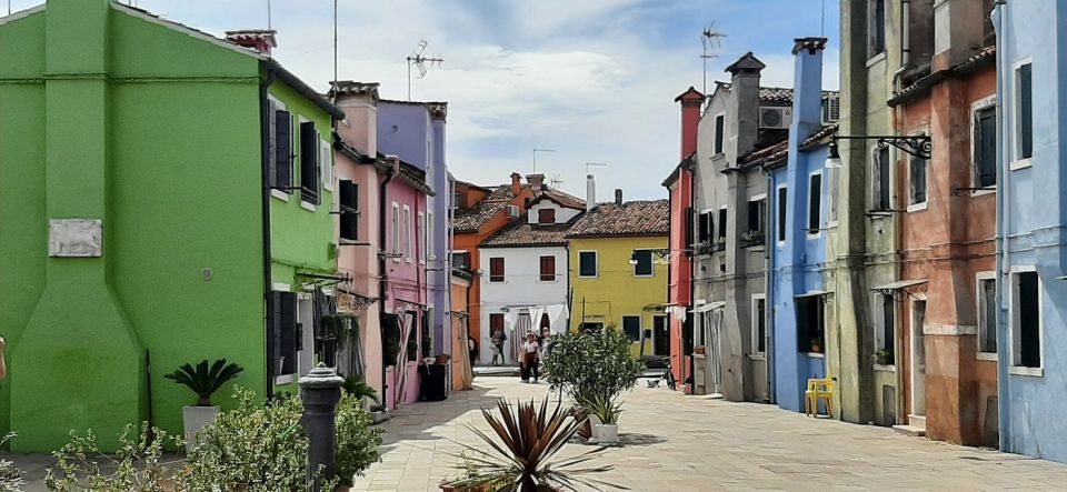 The gems of the lagoon. Torcello Burano Murano - Murano glass: walking Glasser’s street and watching masters at work