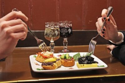 The Secret Venice + Cicheti & Wine Private Tour - Ponte di Rialto: A Quick Viewpoint With a Story and Hidden Detail
