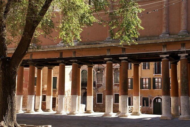 Tour on the Trails of Commissario Brunetti in Venice - A 5-hour walk with story beats (what to expect in the rhythm)