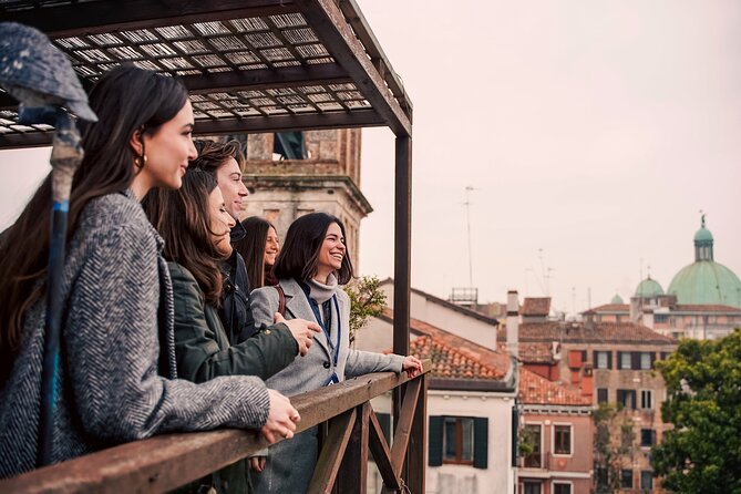 Unseen Venice: Hidden Paths and Rooftop Views - Guides and group energy: what to hope for