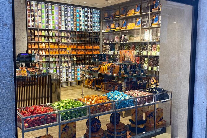 Venchi Rialto: Chocolate Tasting Experience in Venice - Logistics you shouldn’t ignore: the €5 access fee on some dates