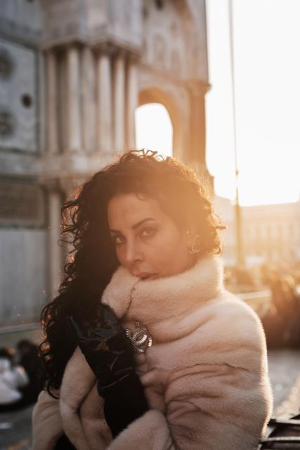 Venezia: servizio fotografico privato - Posing coaching that looks natural in the final photos