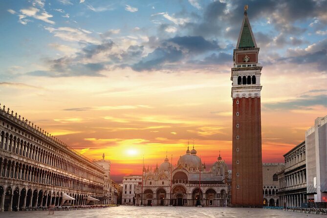 Venezia Walking Tour with Audio and Written Guide by a Local - Key things that make this Venice walk work