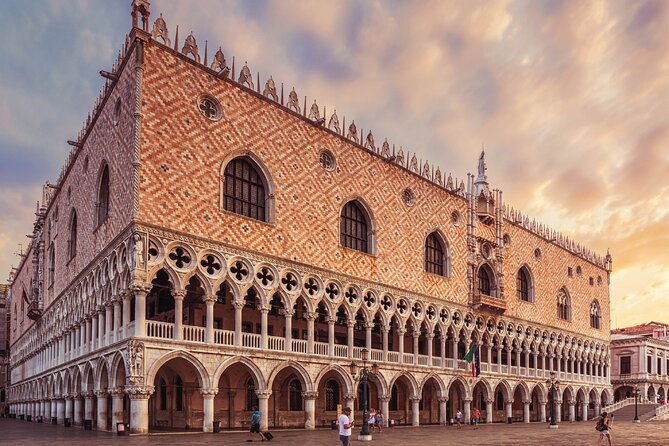 Venezia Walking Tour with Audio and Written Guide by a Local - Should you book this Venice walking tour with audio and written guide?