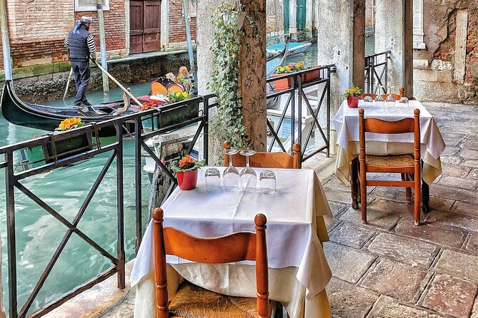 Venezia Walking Tour with Audio and Written Guide by a Local - FAQ