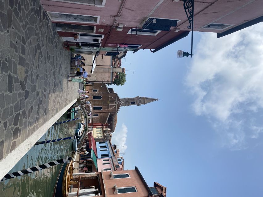 Venezia:Tour con aperitivo al tramonto - The golden moment: sunset photo stop and stretching out on board