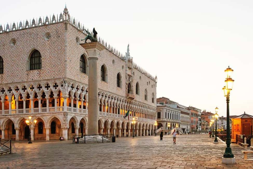 Venice: 1-Hour Panoramic Boat Tour - Timing, comfort, and what to bring for a one-hour sail