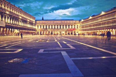 Venice: 2-Hour Private Walking Tour at Night - Meeting at the Column Near Palazzo Ducale (Your Starting Point)
