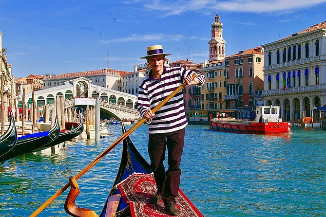 Venice: 30 min private Gondola Ride with Guide - Where you board: Traghetto Santa Maria del Giglio (easy to find, close to the action)