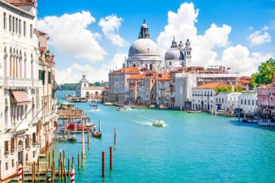 Venice 3,5 hrs tour: Doge's Palace, St Mark's and Hidden Gems - Meeting at Giardini Reali in Piazza San Marco (and Finding Your People)