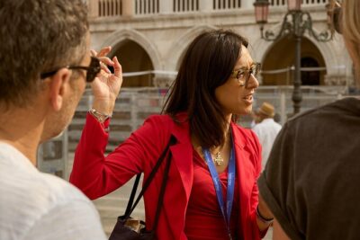 Venice Art Walking Tour with Gondola Ride - Bridge of Sighs: The Prisoner Story Behind the Love Legend