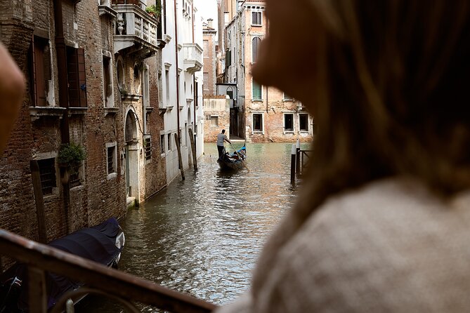 Venice Art Walking Tour with Gondola Ride - 30-Minute Gondola Ride: Romantic, But Know What You’re Buying