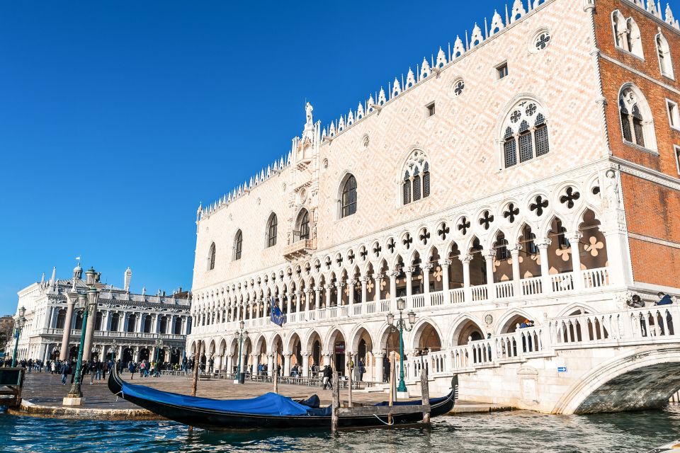 Venice: Basilica+ Doge's Palace+ Lagoon Islands-Guided Tour - The Lagoon Transfer: Semi-Private Water Taxi Time-Savers