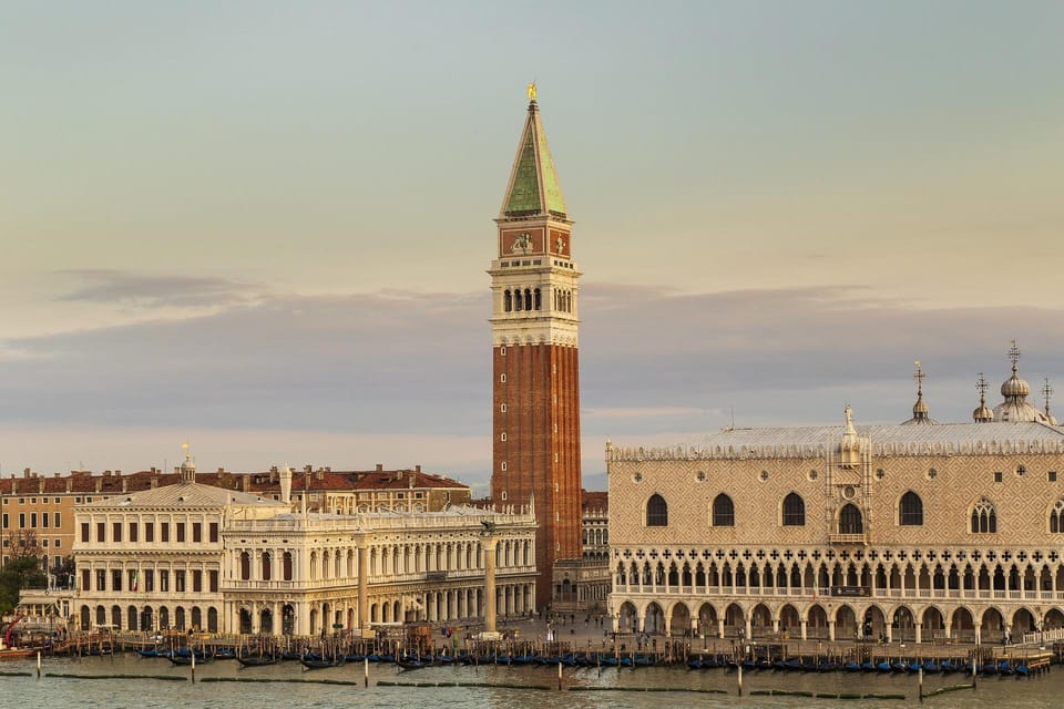 Venice: Basilica+ Doge's Palace+ Lagoon Islands-Guided Tour - Burano: Lace Traditions and Color That’s Made for Photos