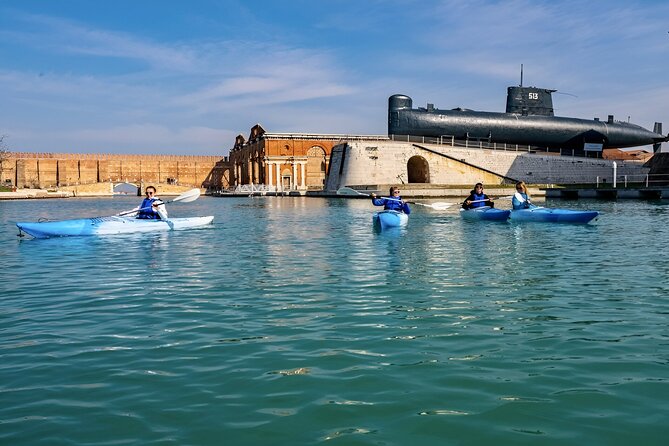 Venice Beginner's Kayak Tour: train & visit the Medieval Arsenal - From Fondamente Nove to a real rowing club lesson