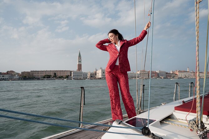 Venice Boat Tour with Aperitif and Music on a Sailing Boat - Key points before you go
