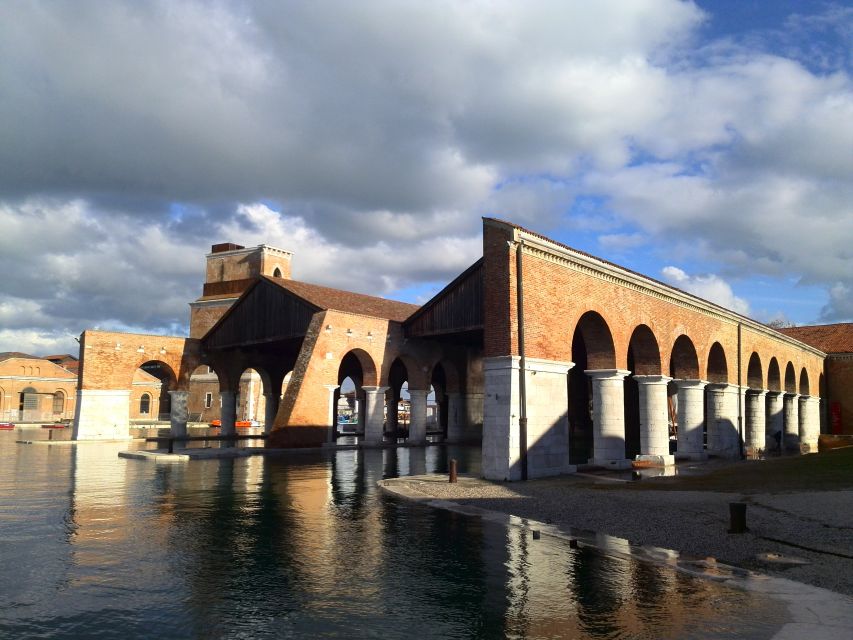 Venice: Castello District Private Walking Tour - Riva degli Schiavoni: the waterfront that helps you get your bearings