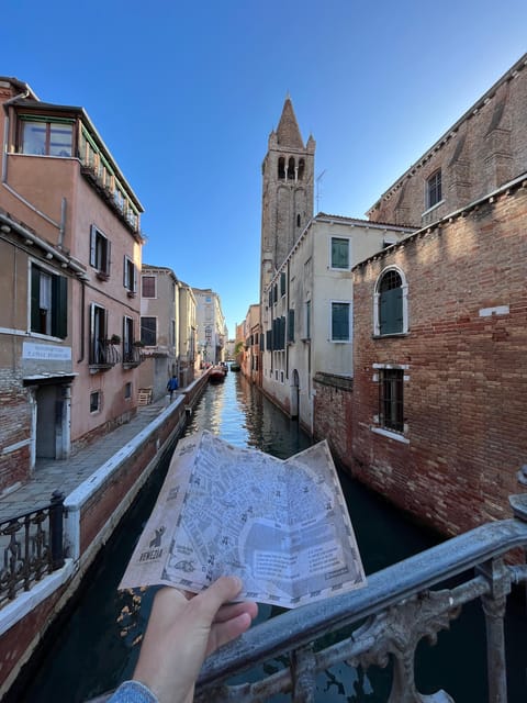 Venice City Escape: "Hunting for L'Omo dal Capelon" - What you do at each stage: riddles, clues, and building notes
