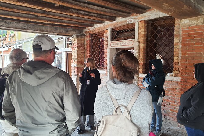 Venice City Highlights Small Group Tour with a local guide - Ending in St Mark’s Square: smart where-the-day-lands planning
