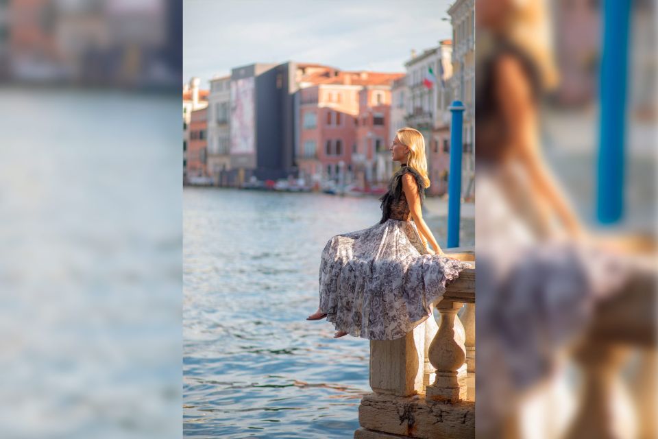 Venice: City Portrait Session with Professional Photographer - Clothing, colors, and the Venice walking reality