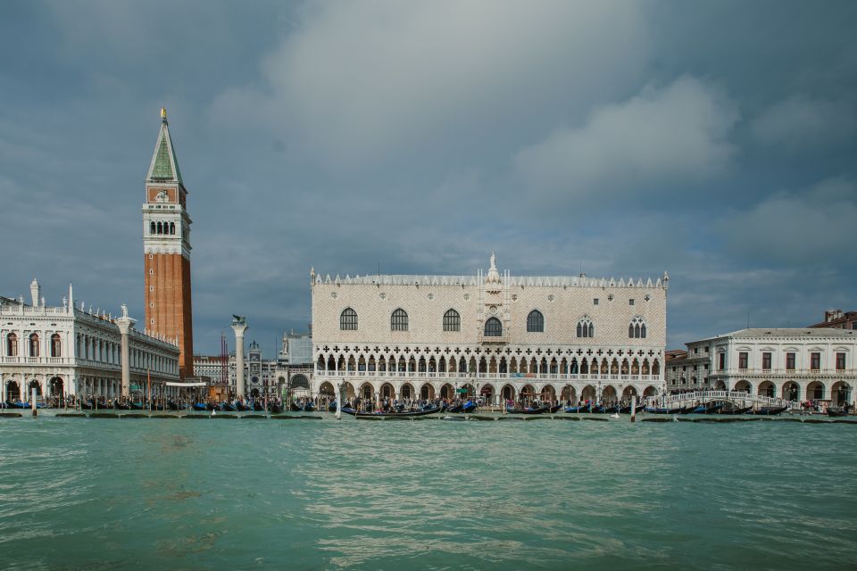 Venice: City Tour and Murano Glass Experience - How the 4-hour mix of St Mark’s Square and Murano glass works