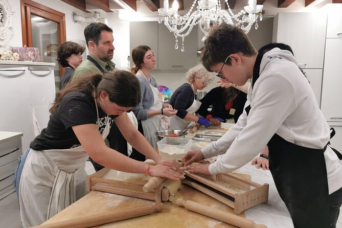 Venice Cooking Class in Mestre – Pasta & Tiramisu, wine and more - Chef Rosa and sommelier Angela: what the host setup really means