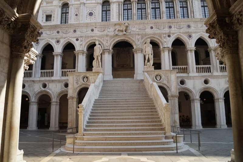 Venice : Discover Venice On Hidden Gems Guided Walking Tour - Meeting near Piazza San Marco: how to find the tour quickly