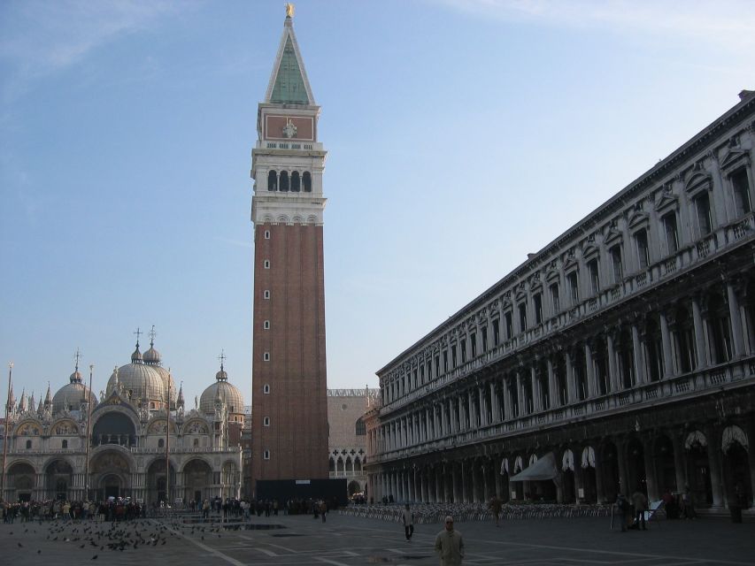 Venice: Doge's Palace and Basilica Skip-the-Line Guided Tour - Rialto Bridge Stroll and the Gondola Ride Finale