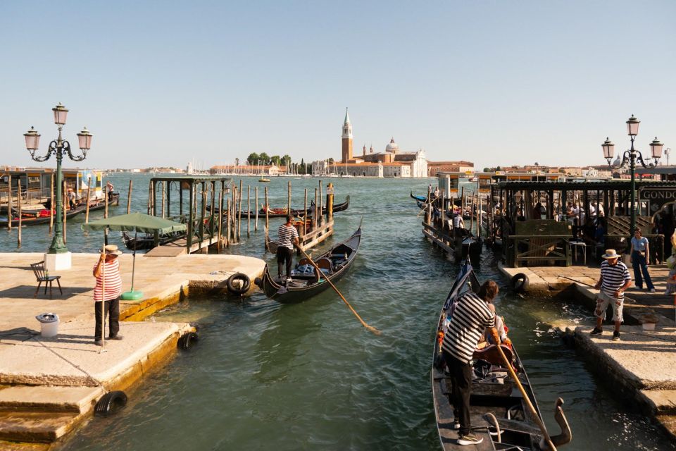 Venice: Doge's Palace and Basilica Tour with Gondola Ride - Dress code, timing, and what to bring so you don’t lose time