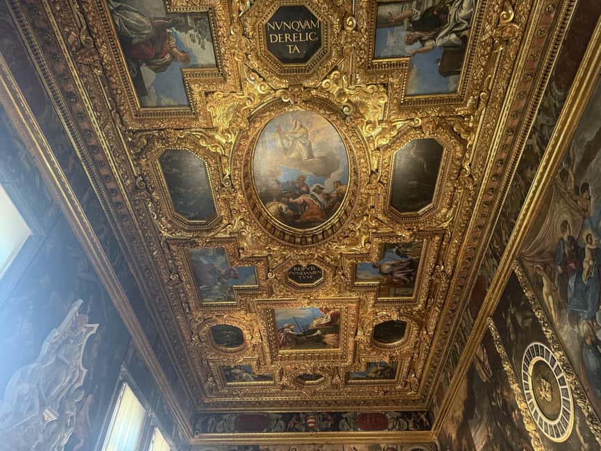 Venice: Doge's Palace and St. Mark's Basilica Guided Tour - Palazzo Ducale: Gothic power, Venetian politics, and what to look for