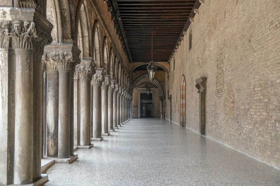 Venice: Doge's Palace & Bridge of Sighs Small Group Tour - Walking the Bridge of Sighs into the prison cells